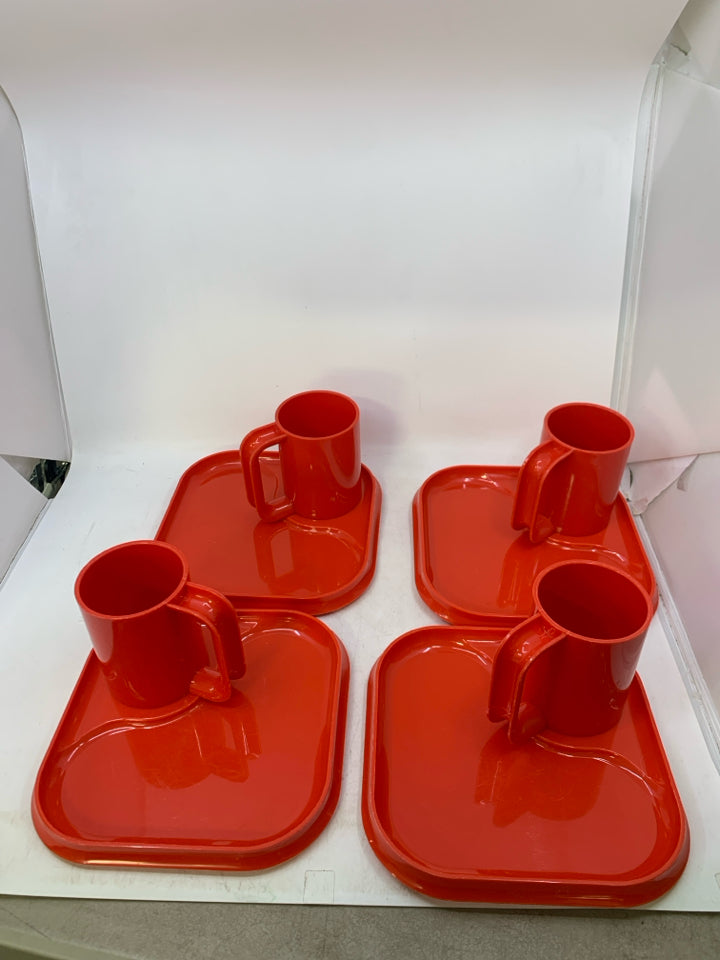 8 PC SVC 4 VTG RED PLASTIC SNACK PLATE/ CUP INGRID.