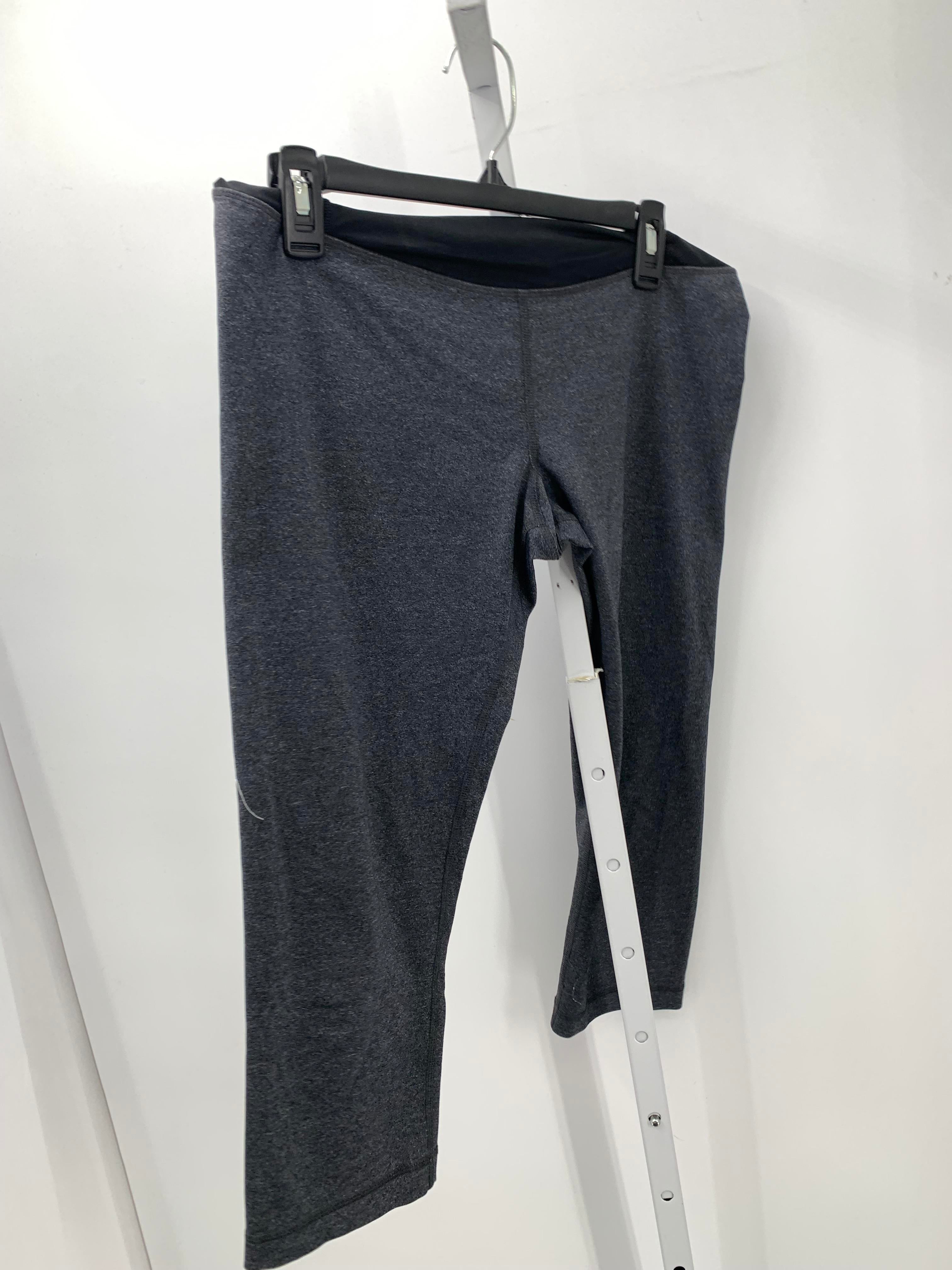 BE Maternity Navy Size Large Maternity Capri