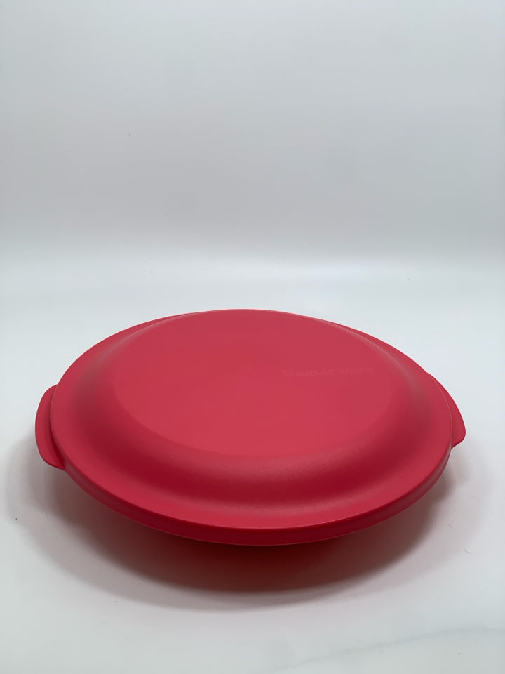 4 PINK TUPPERWARE PLATES W/AIRTIGHT LIDS.