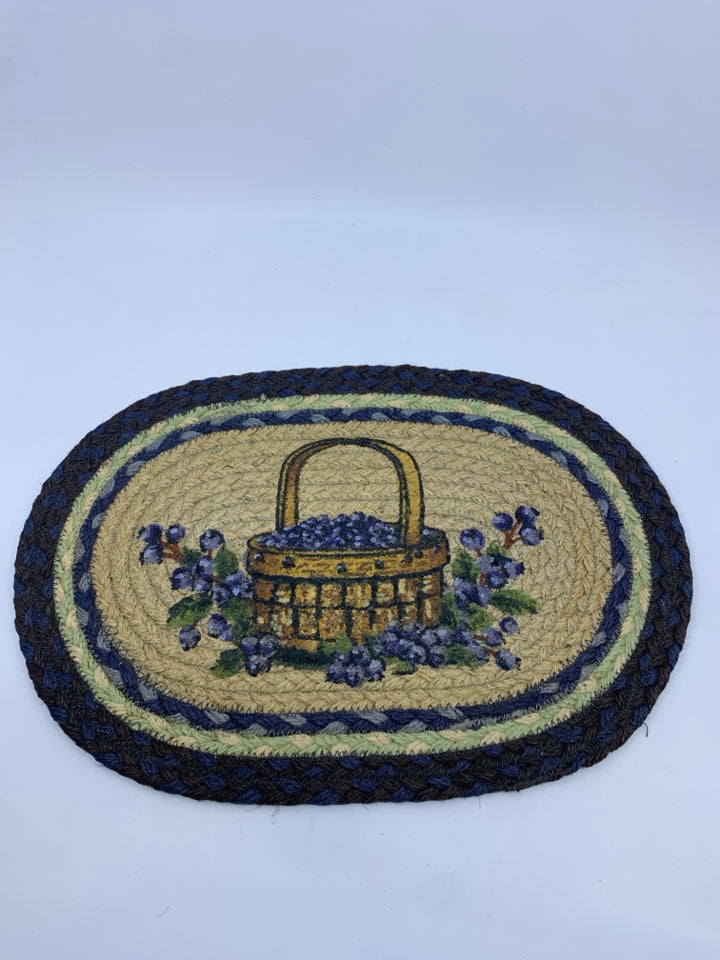 BLUEBERRY OVAL WOVEN CENTERPIECE.