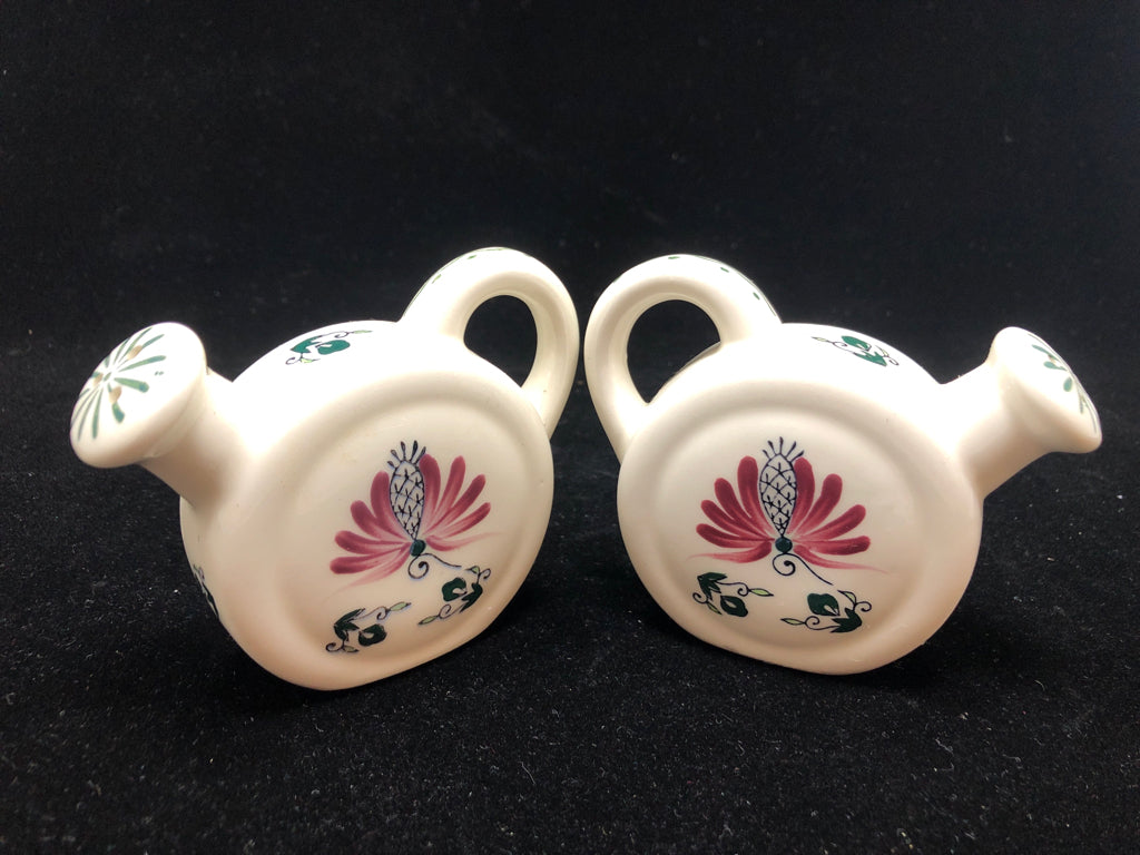 VTG CERAMIC ROOSTER SALT & PEPPER SHAKERS.