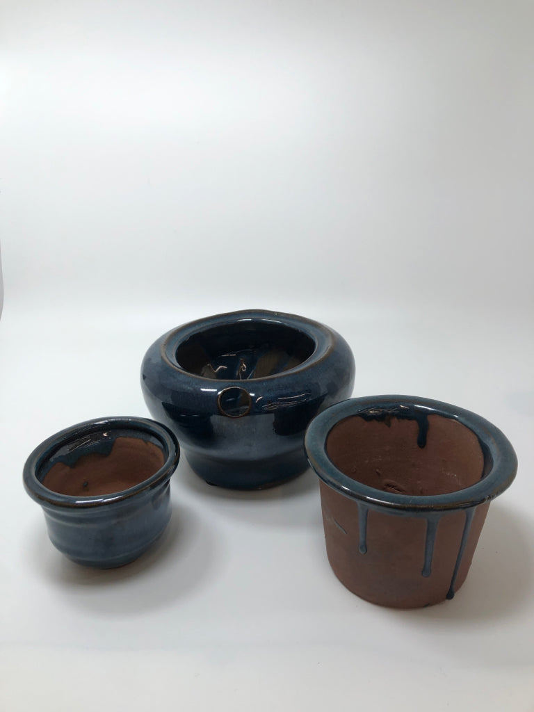3PC SELF WATERING AFRICAN VIOLET POT.