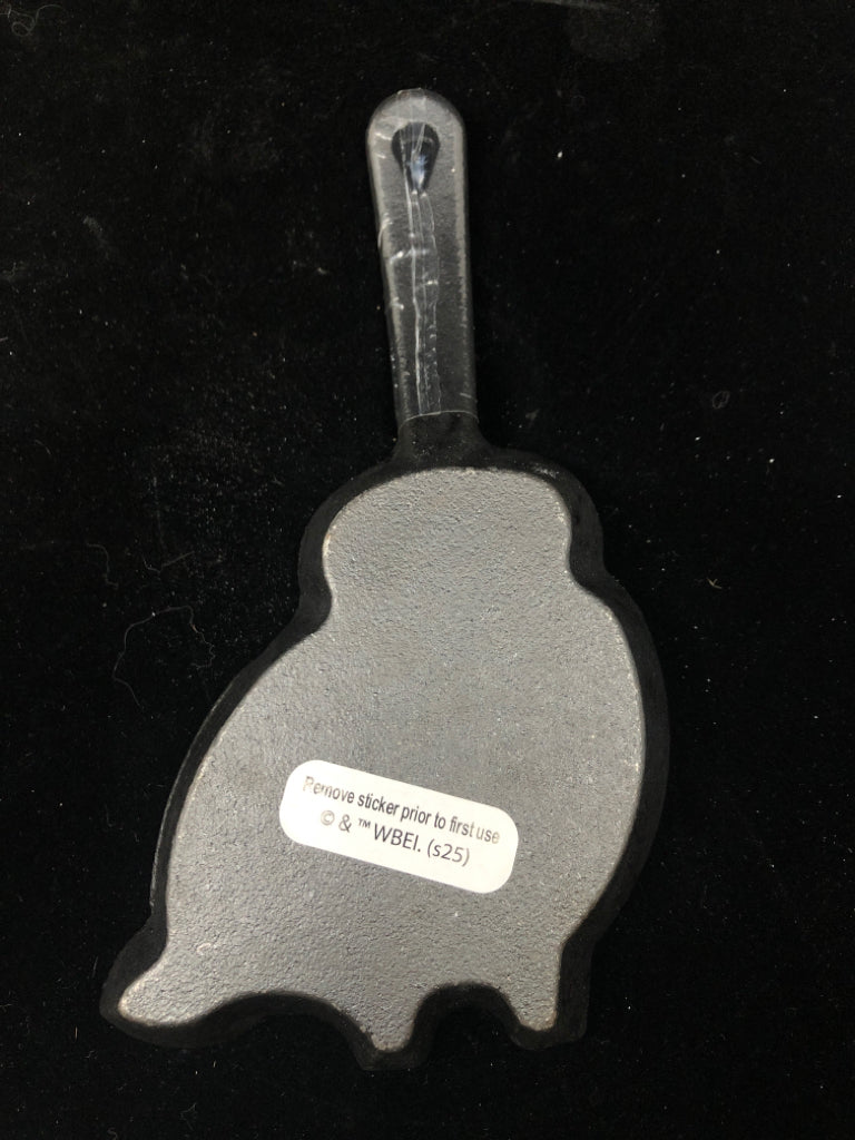 SMALL BIRD SHAPED EGG SKILLET.