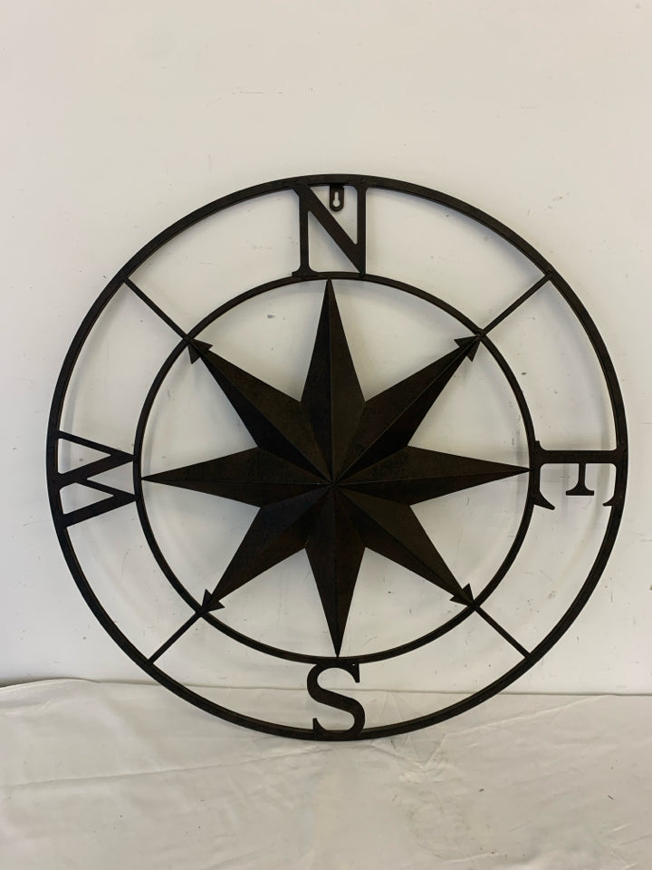 COMPASS METAL WALL HANGING.