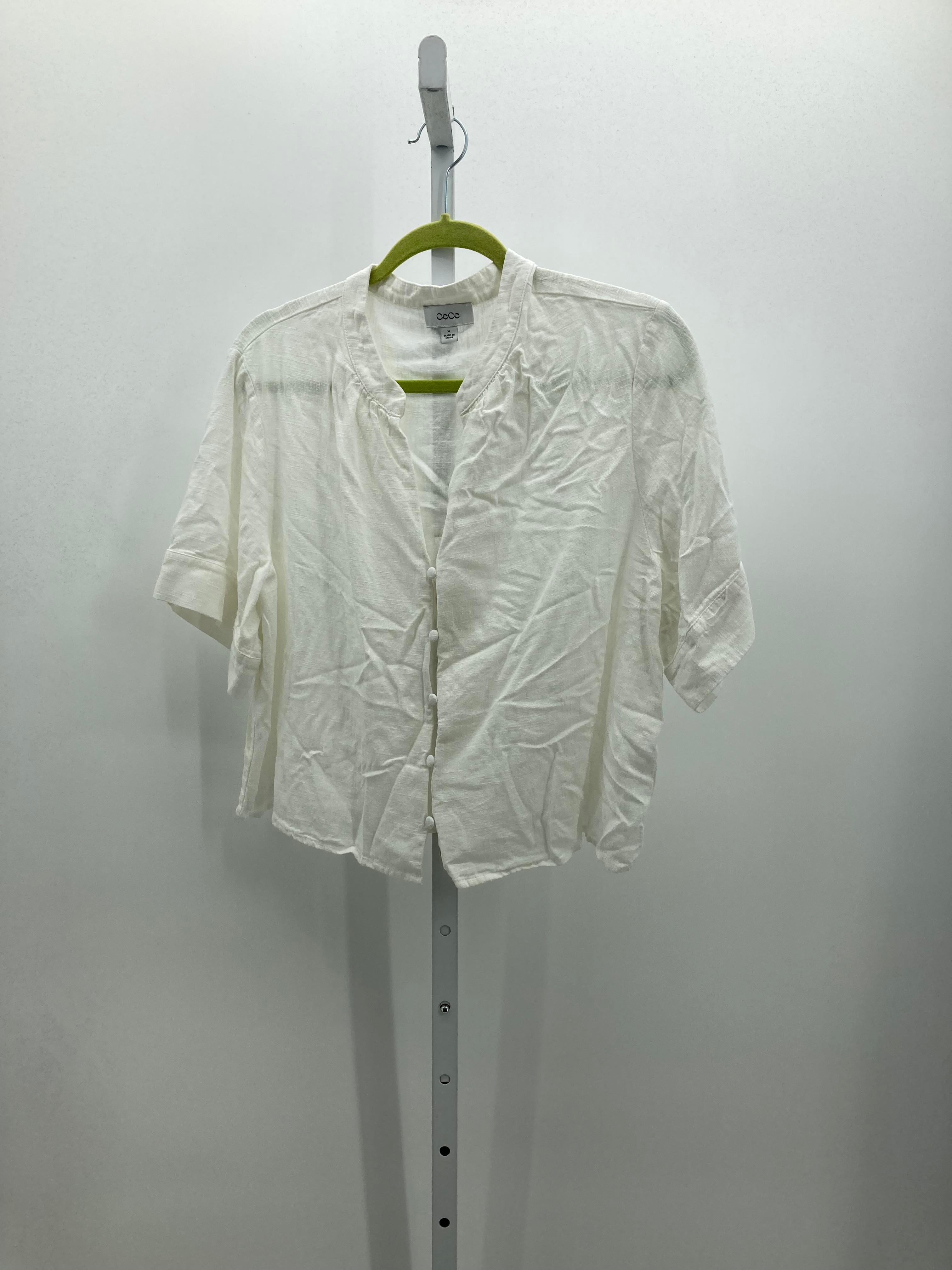 Size Extra Large Misses Short Sleeve Shirt