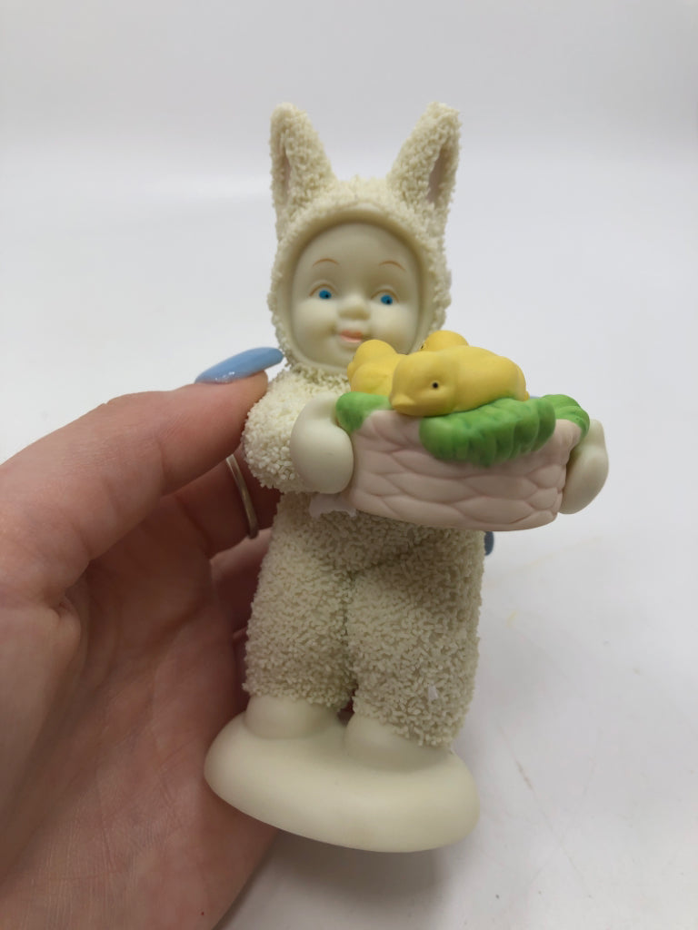 SNOW BABY BASKET OF JOY FIGURINE IN BOX.