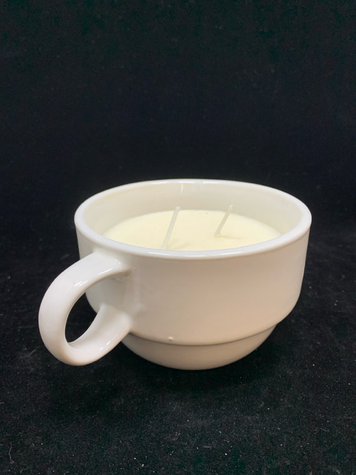 2 WICK COFFEE MUG CANDLE.