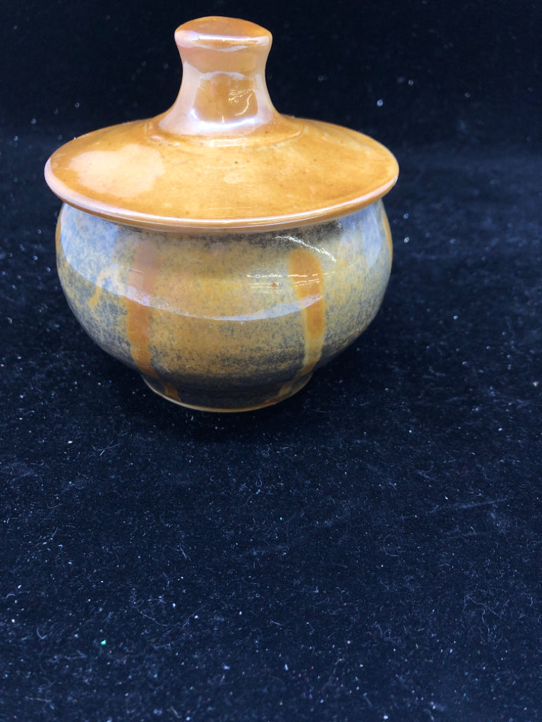 POTTERY IRIDESCENT SUGAR BOWL.
