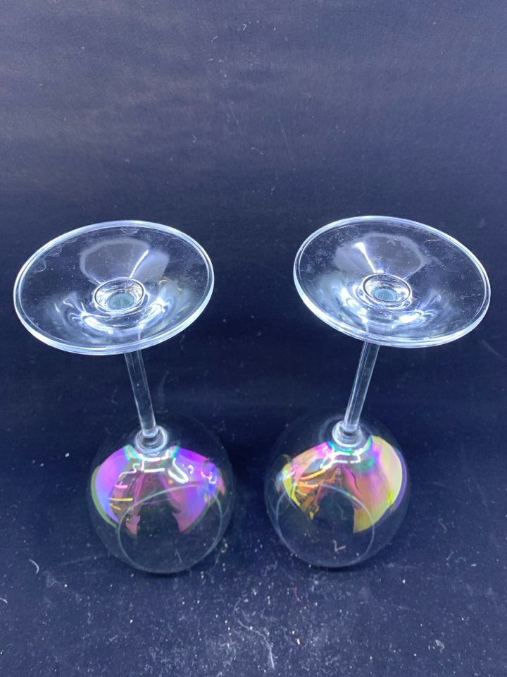 2 IRIDESCENT WINE GLASSES.