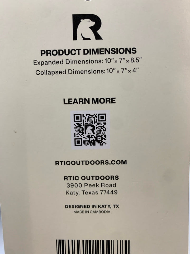NEW RTIC NAVY BLUE 8 CAN COOLER.