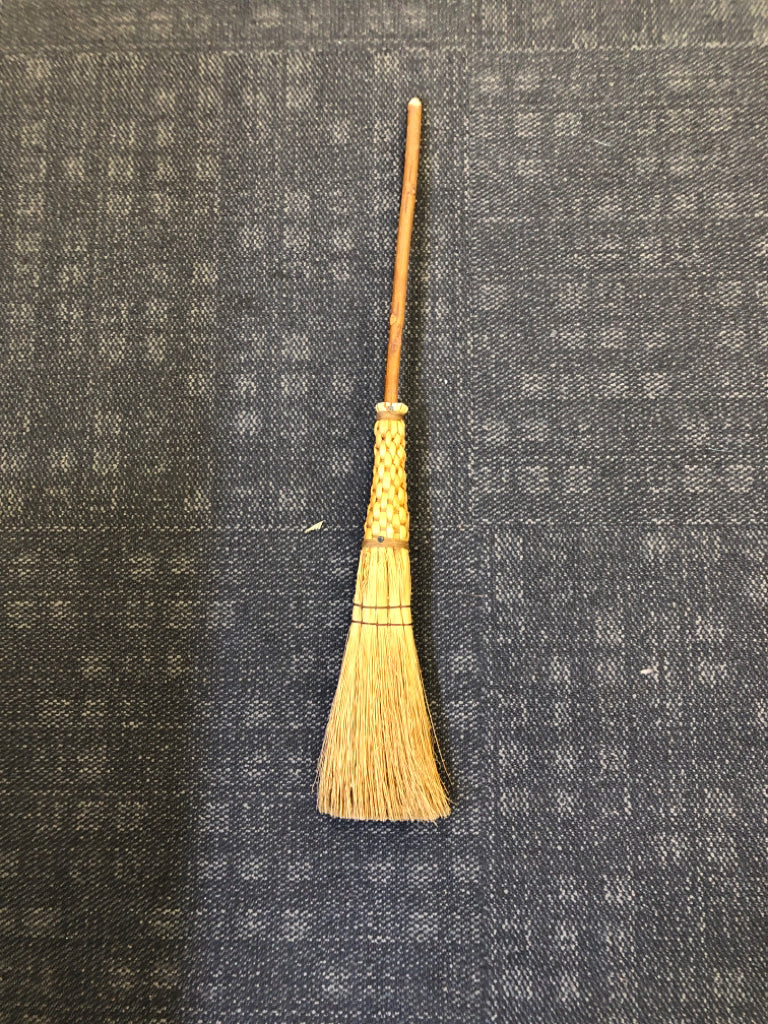 VTG SMALL BROOM.