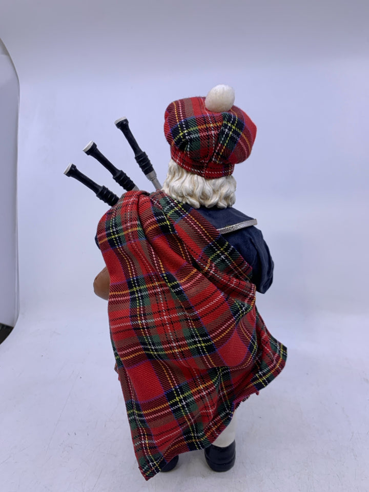RESIN SANTA W/ BAGPIPES.