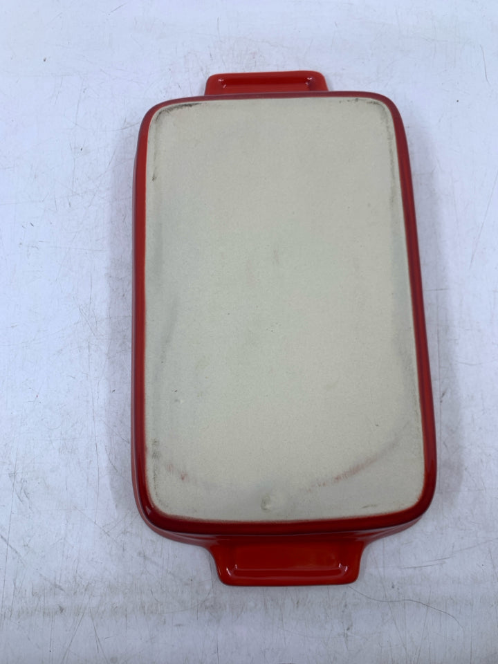 RED OMBRE SHALLOW CASSEROLE DISH.