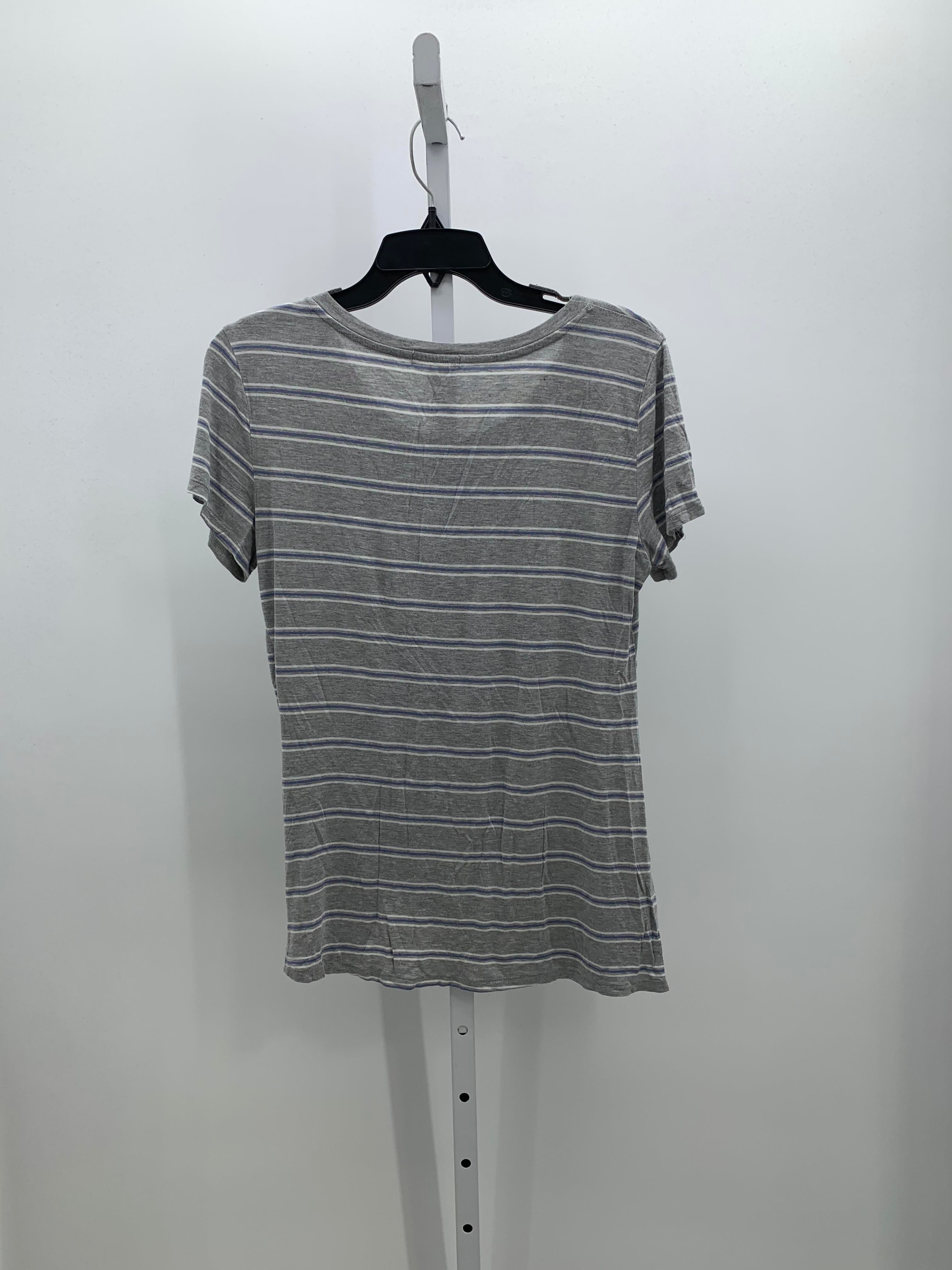 Size Small Juniors Short Sleeve Shirt