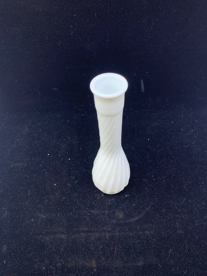 VTG SKINNY SWIRLED MILK GLASS BUD VASE.