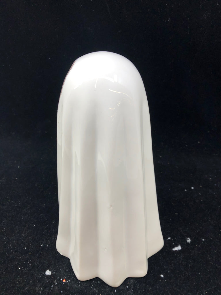 CERAMIC GHOST BLACK EYES SHELF DECOR.