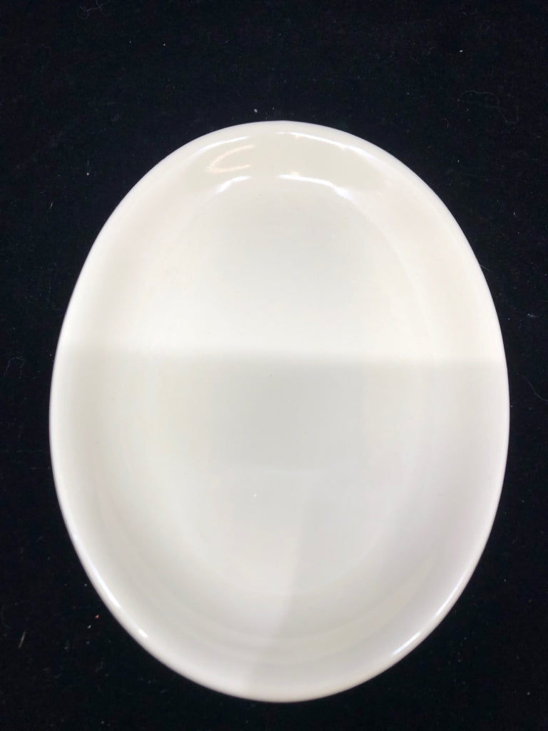 CREAM OVAL CERAMIC SOAP DISH.