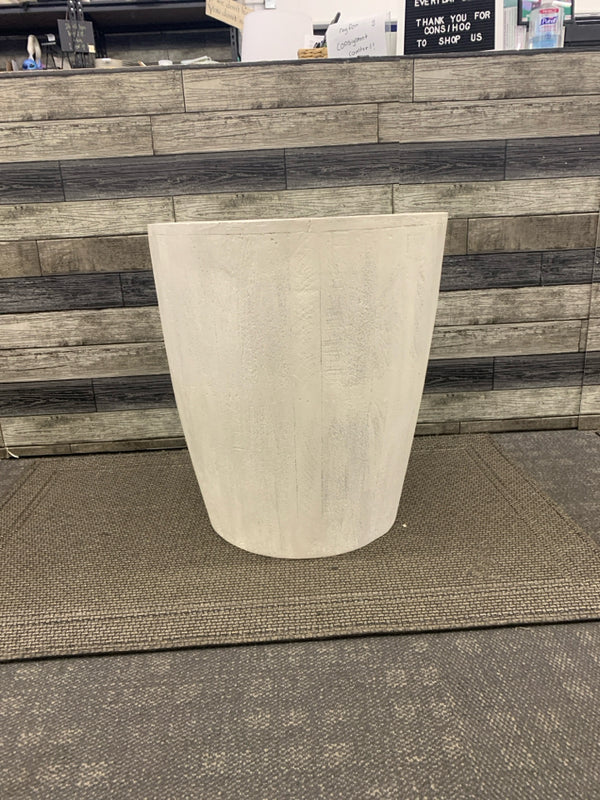 ABSTRACT WHITE WOOD COLUMN SIDE TABLE.