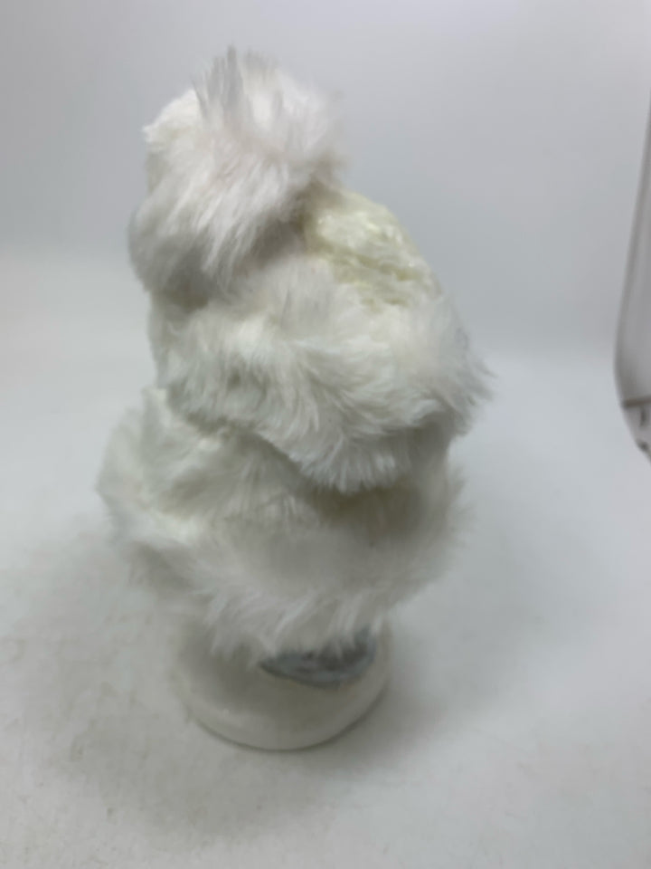 HEAVY SHORT IN ALL WHITE SANTA HOLDING WREATH ROBERT STANLEY.
