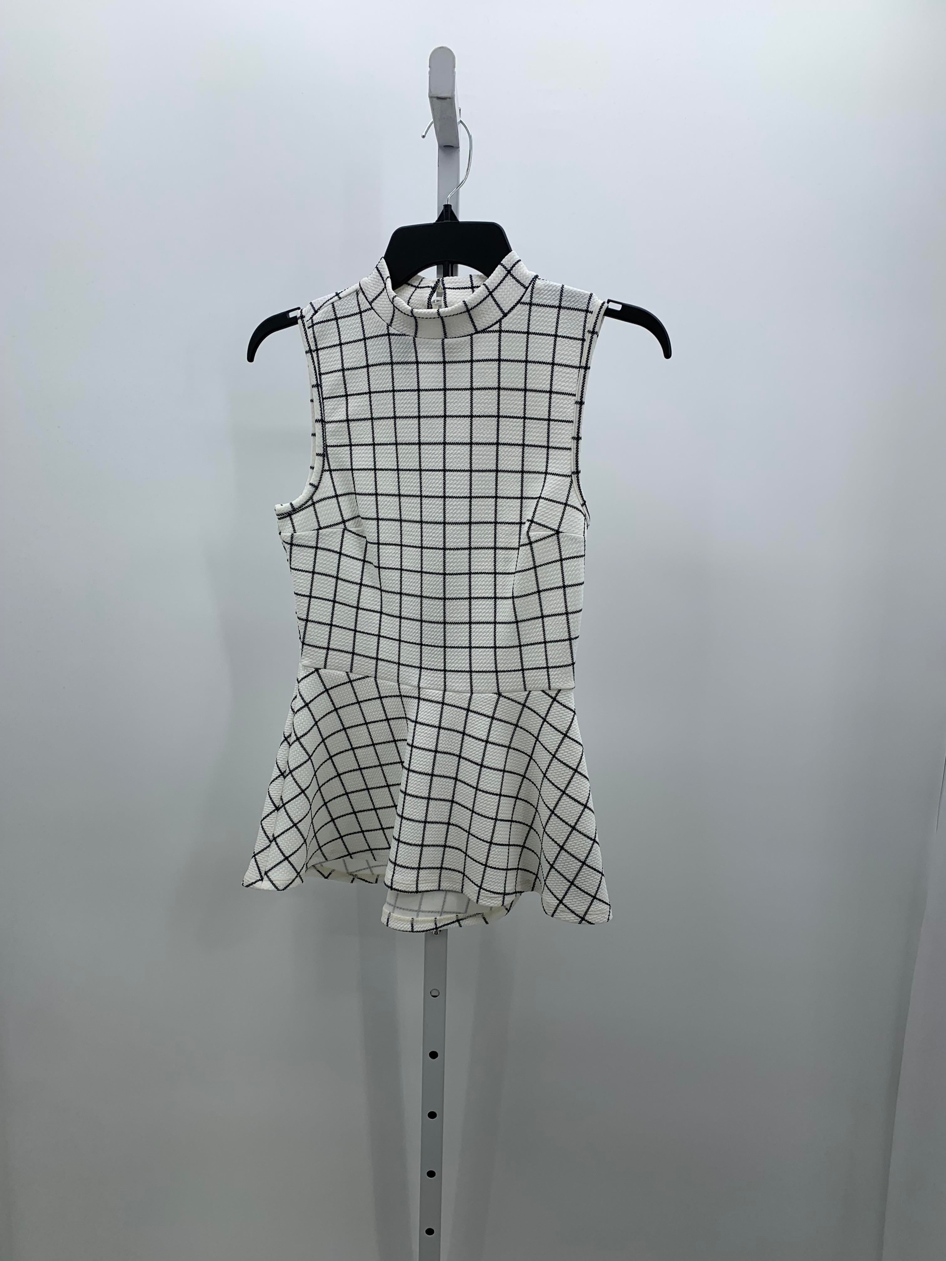 IZ Byer Size X Small Juniors Sleeveless Shirt