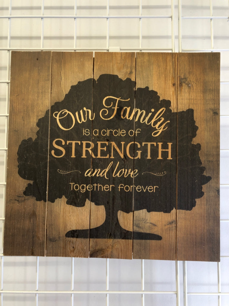 OUR FAMILY RECLAIMED WOOD WALL ART.