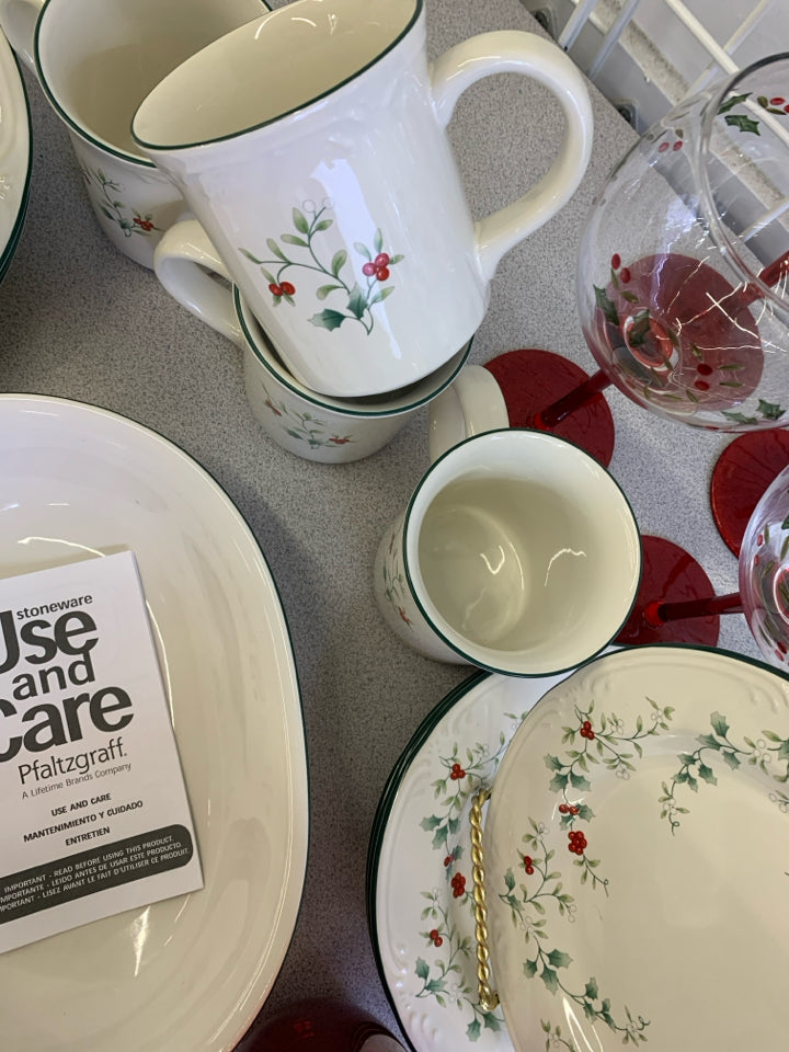 21 PC WINTERBERRY SERVING SET- SVC 4.