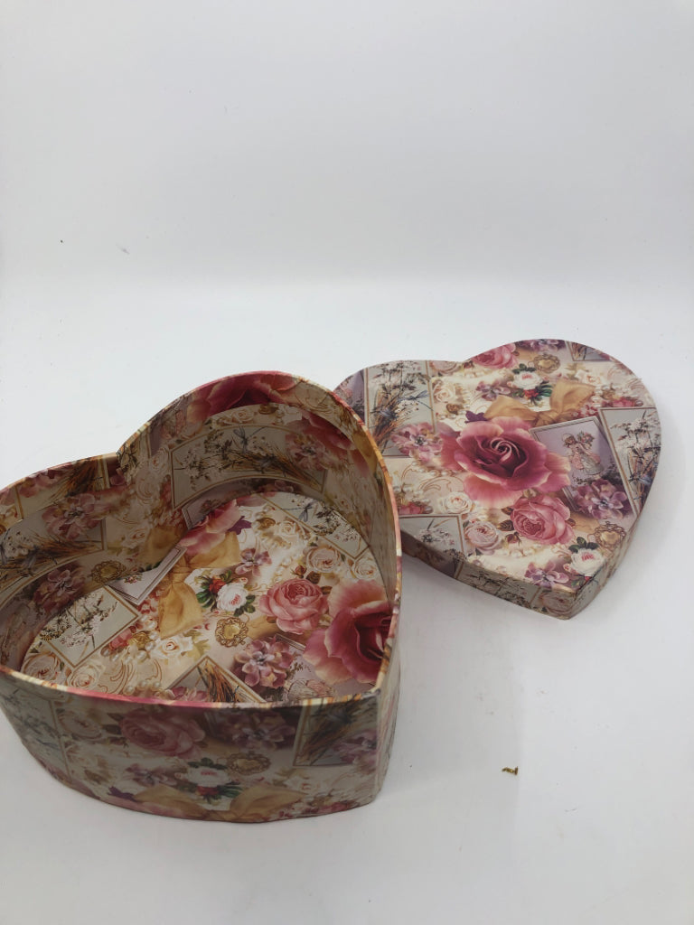 VTG LOOKING HEART GIFT BOX W ROSES.