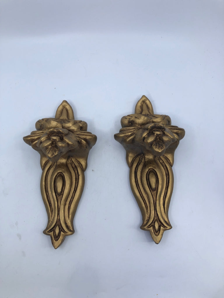 2 GOLD WALL SCONCES.