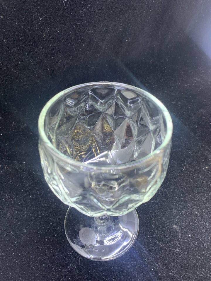 4 DIAMOND PATTERN BOTTOM WINE GLASSES.
