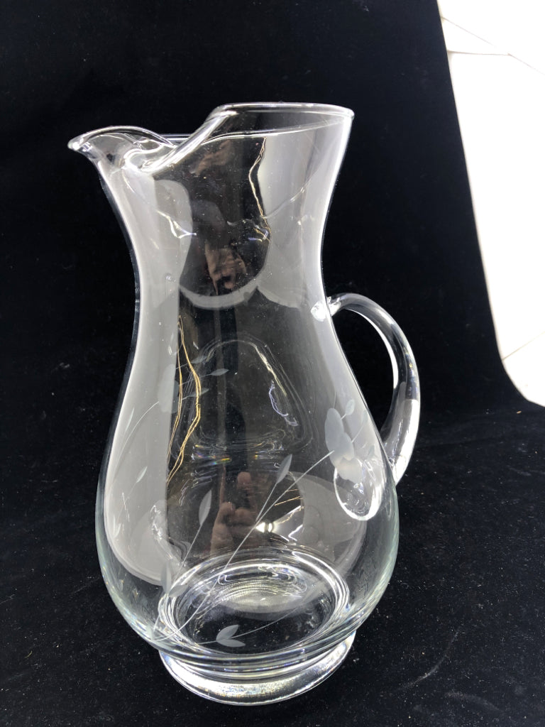 VTG ETCHED PITCHER W ICE LIP.