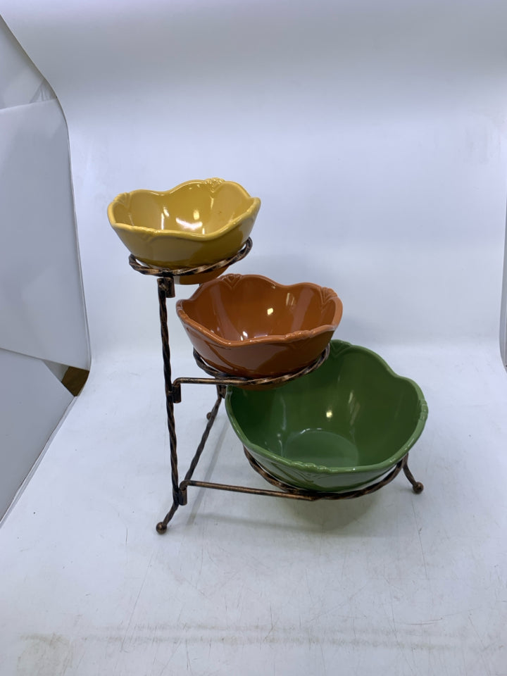 3 NESTING SERVING BOWLS + STAND