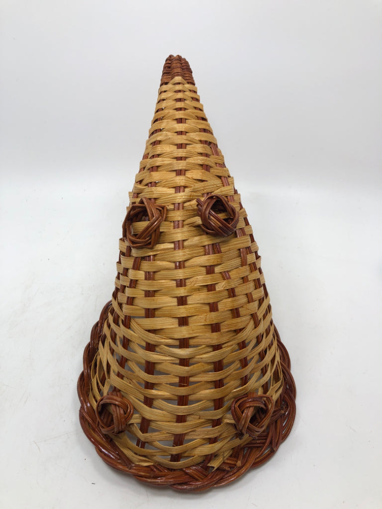 WOVEN WICKER BROWN/TAN CORNUCOPIA.