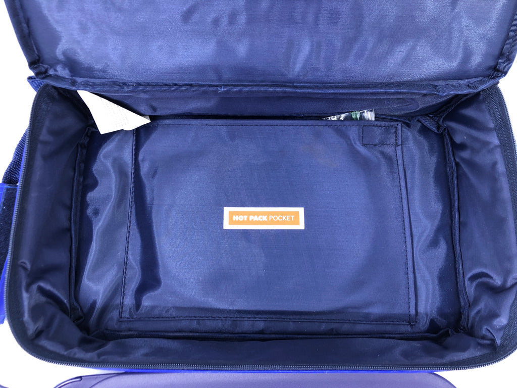 PYREX PORTABLES BAKING DISH IN CARRYING CASE.