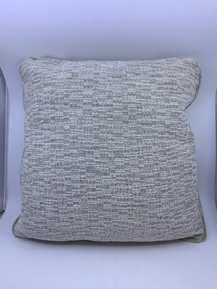 WHITE AND GREY SQUARE PILLOW.