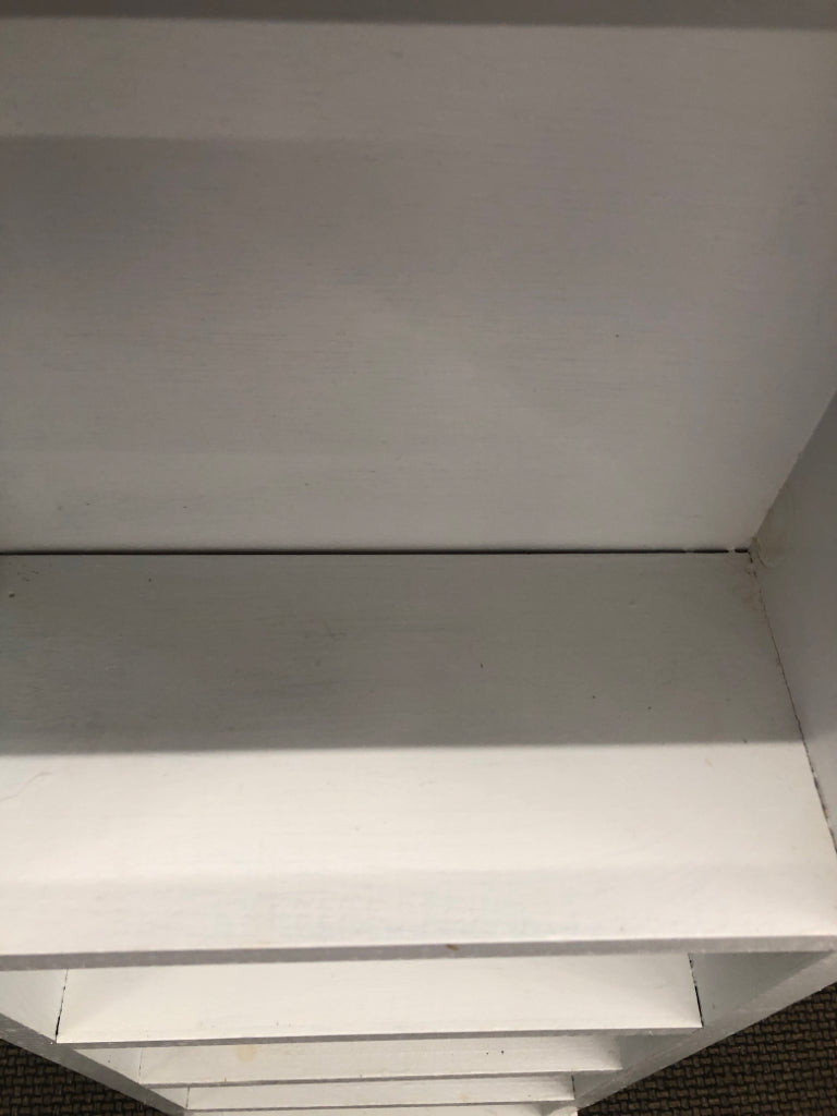 WHITE PAINTED SMALL BOOK SHELF.