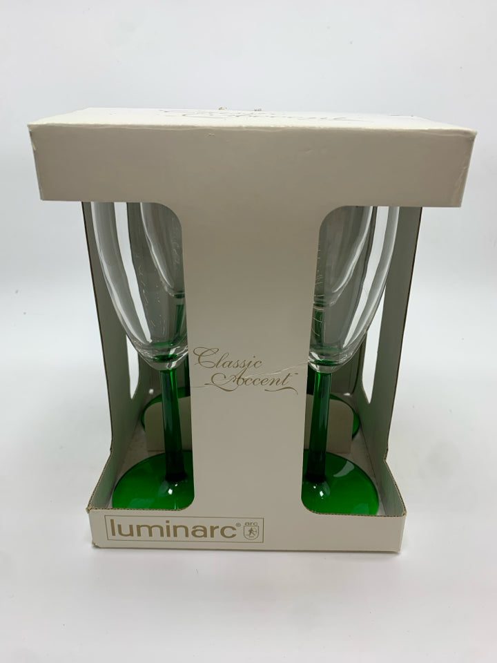 NIB LUMINARC 4PC GREEN-STEM FLUTES.
