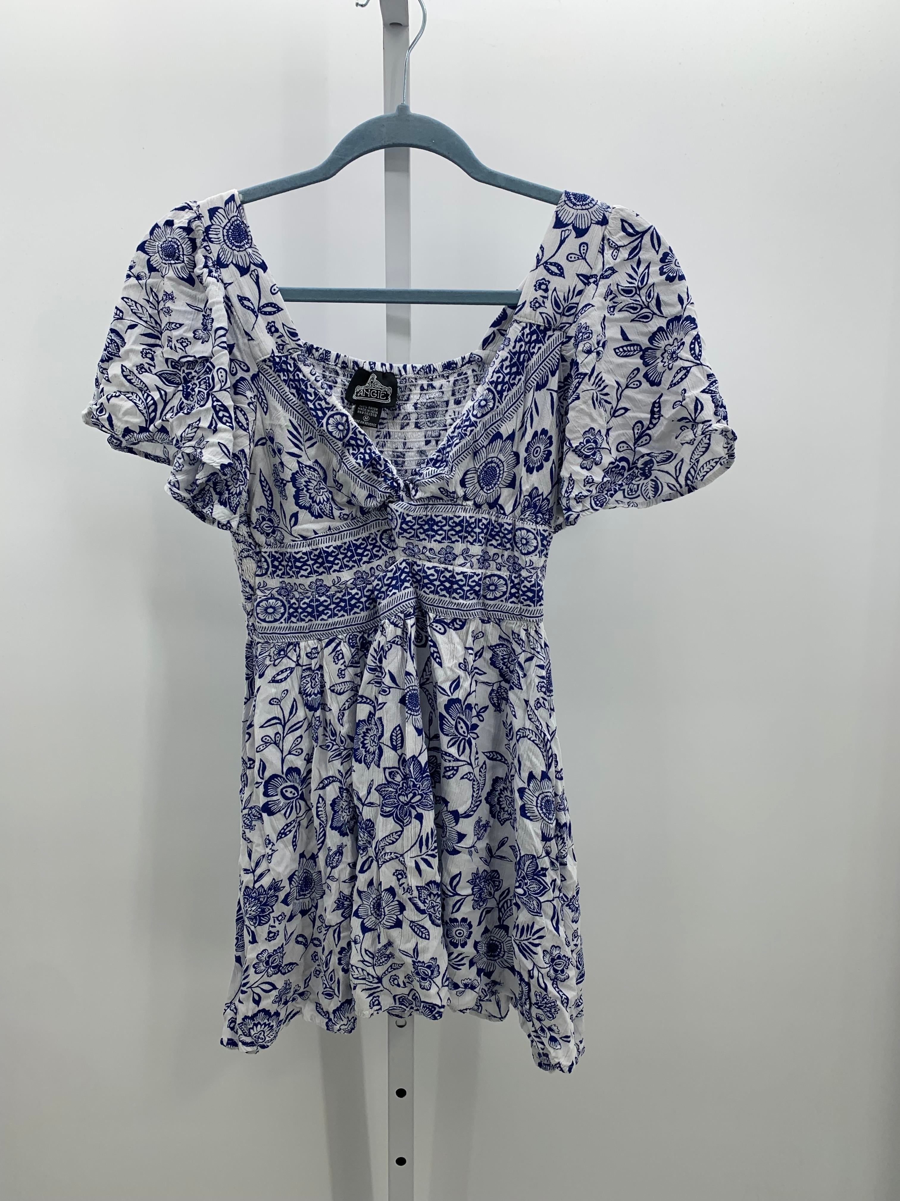 Angie Size Medium Juniors Short Sleeve Dress
