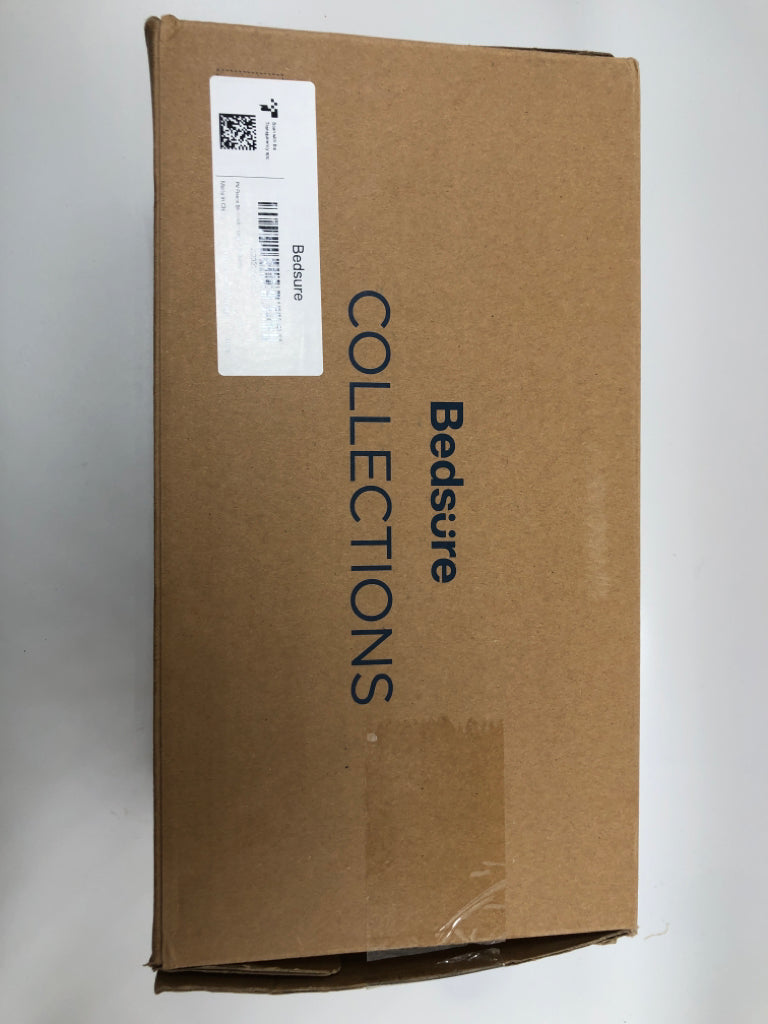 NIB BEDSURE FLEECE BLANKET.