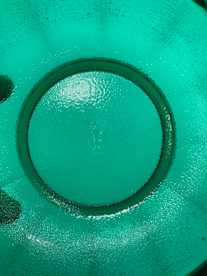 VTG SHORT EMERALD GREEN BOWL W/ LACE EDGE.