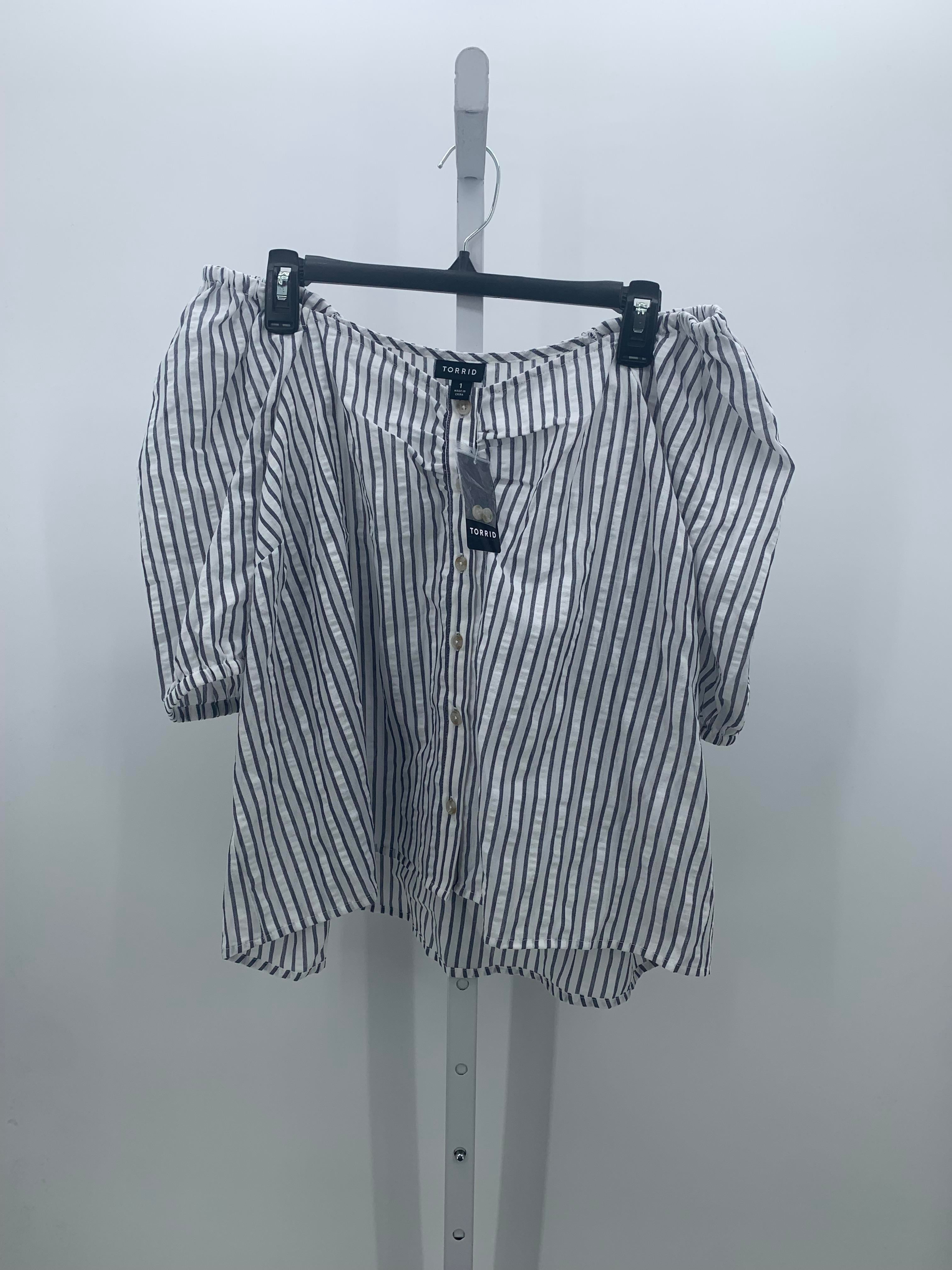 Torrid Size 1X Womens Short Sleeve Shirt