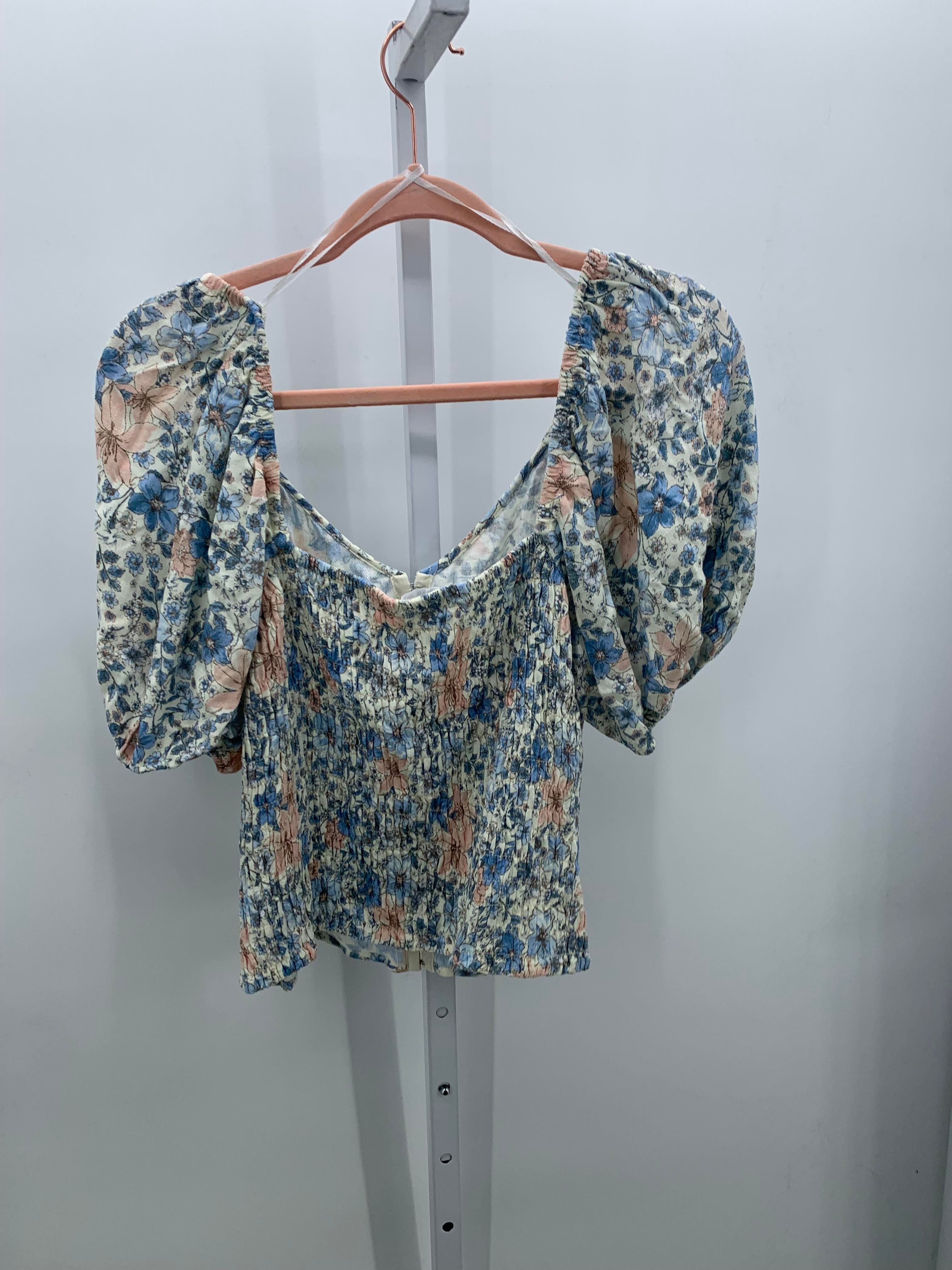 Size Extra Large Juniors Short Sleeve Shirt