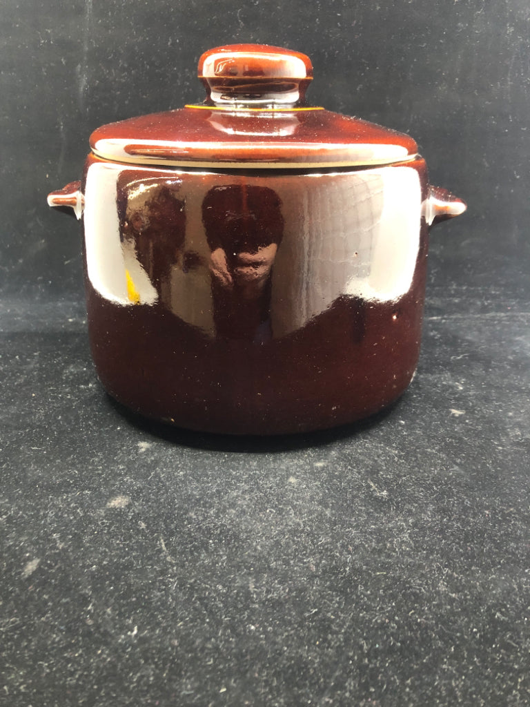 VTG DARK BROWN CROCK W LID AND HANDLES.