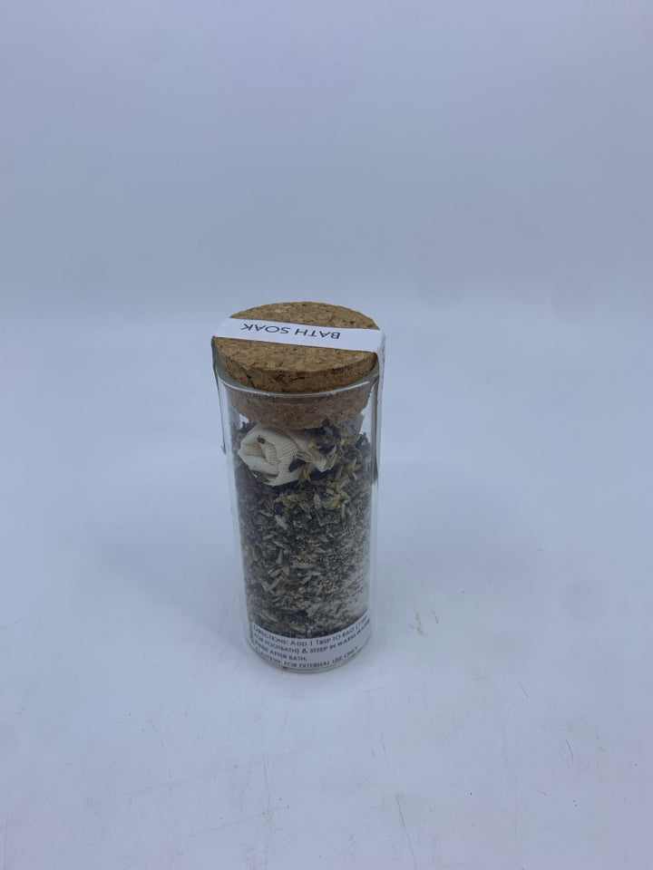 NIP STARRY NIGHT BATH SOAK.