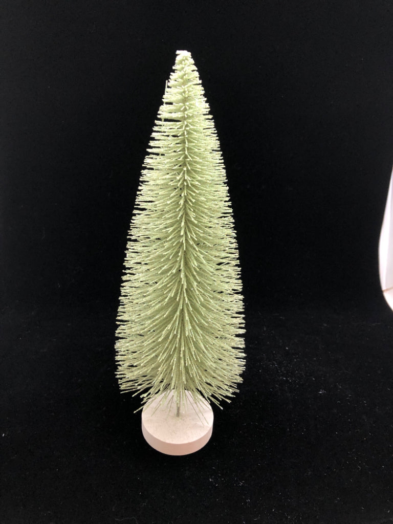 SM SPARKLE BRISTLE TREE.