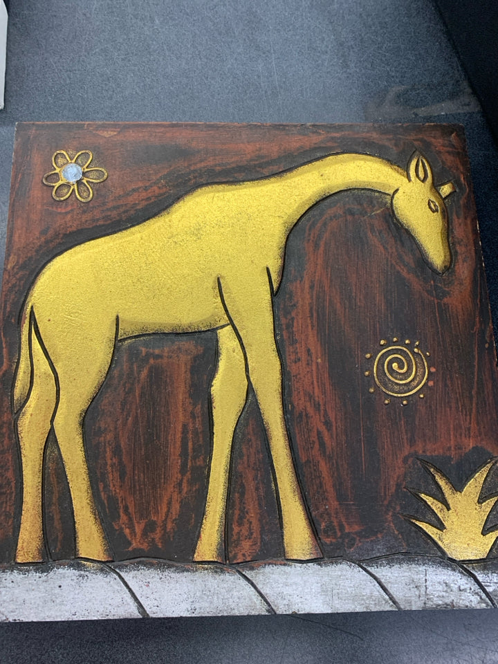 GOLD GIRAFFE BROWN WALL HANGING.