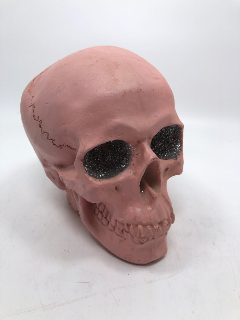 PINK SKULL W/GLITTER EYES.