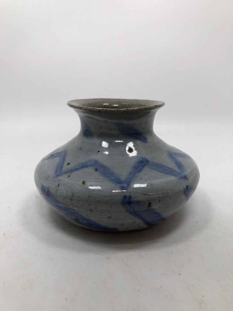 SHORT BLUE GLAZED POTTERY VASE.