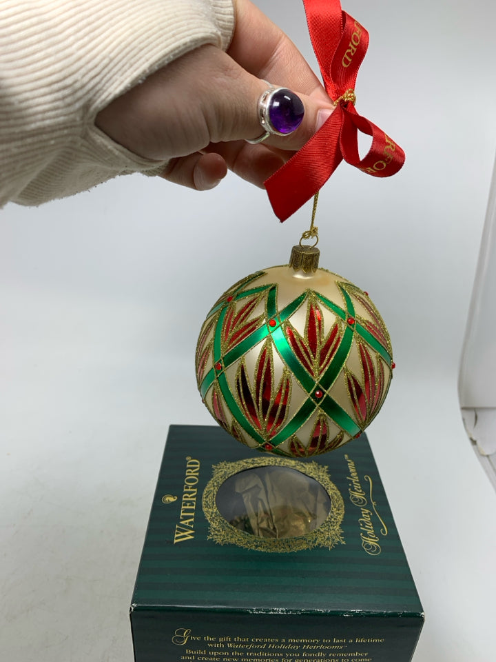 IN BOX WATERFORD CRYSTAL FESTIVE CRYSTAL BALL ORNAMENT GOLD RED & GREEN.