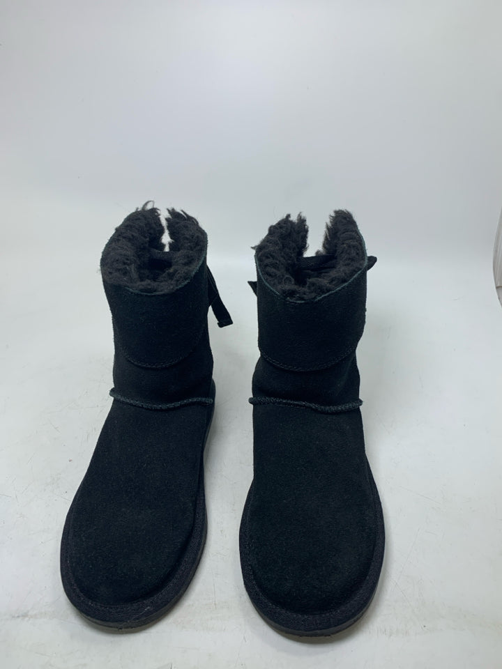 Koolaburra by UGG Andrah Youth Short Boots *Signs Of Wear/Soles
