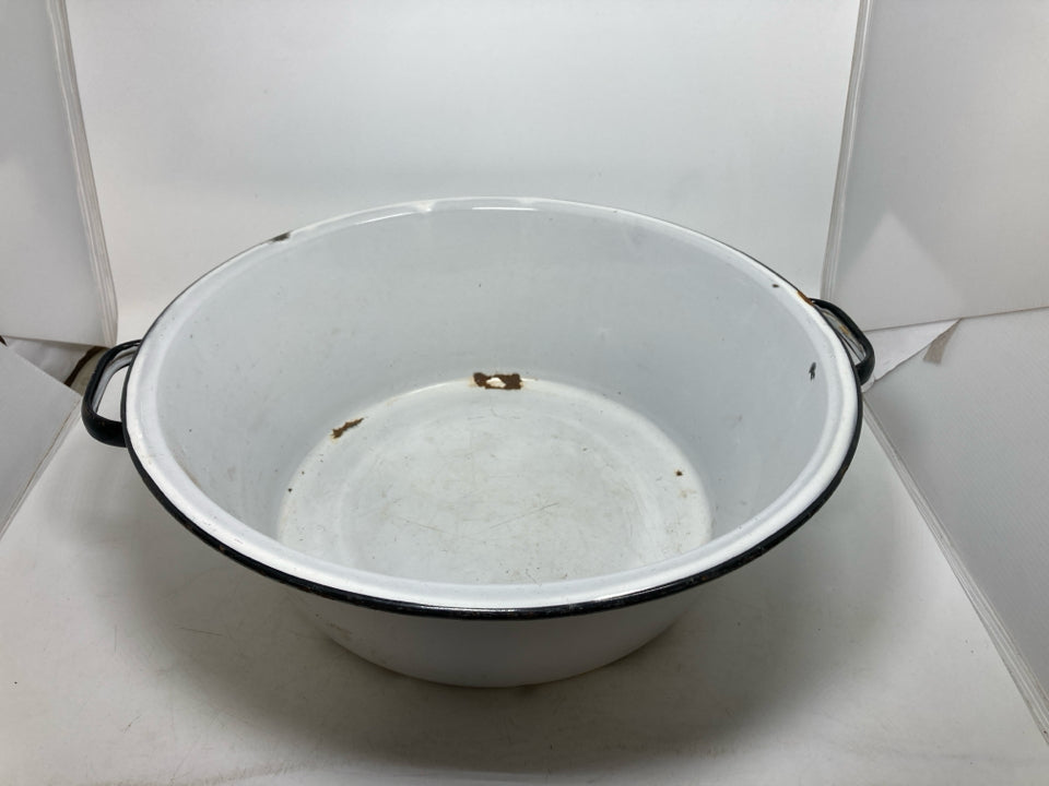 ENAMEL RUSTIC BOWL.